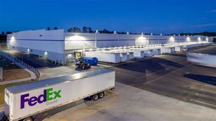 At Local Fedex Facility - How To Discuss