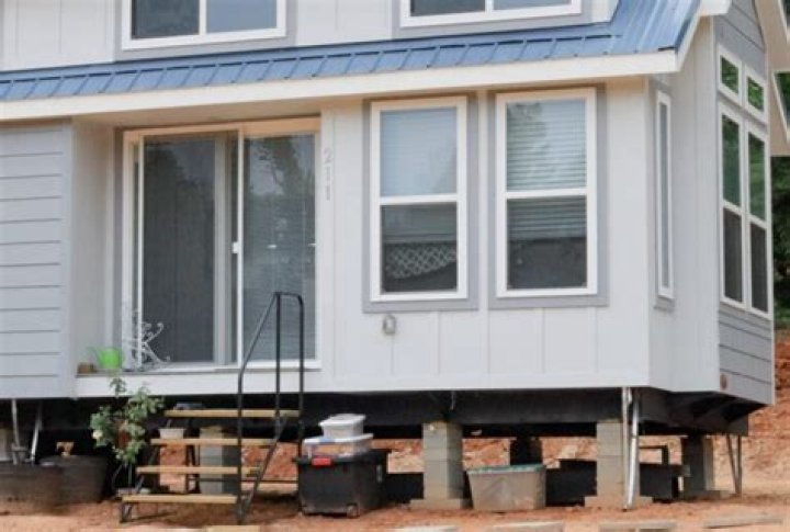 How many amps does a mobile home use