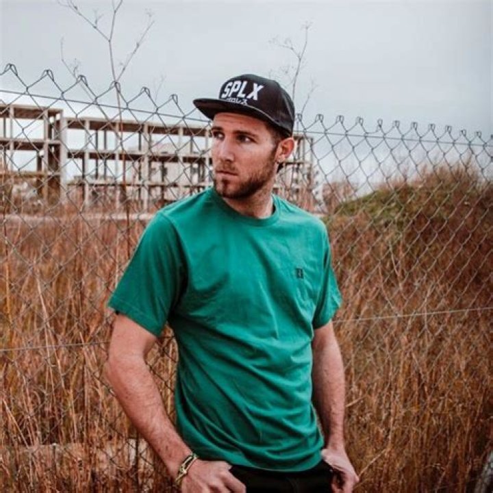 Who is Jose Angelico in trash